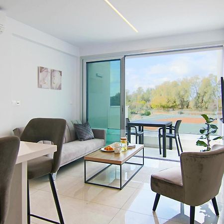 Ferienwohnung Phaedrus Living - Seaside Executive Flat Harbour 204 Paphos Exterior foto